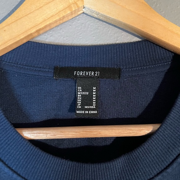 Forever 21 crewneck - Picture 3 of 3